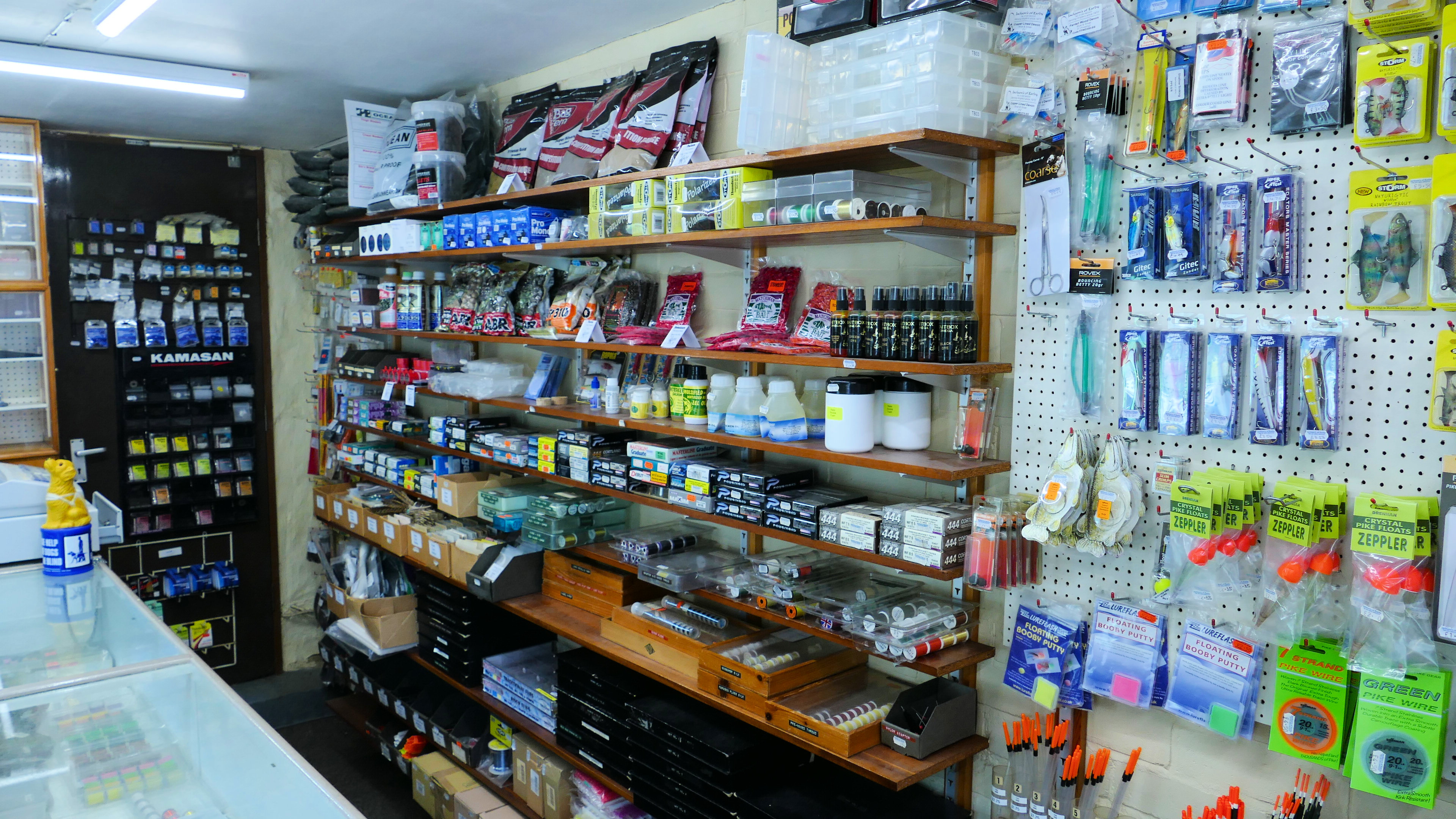 Jackson's Fishing Tackle Earby - Interior 05